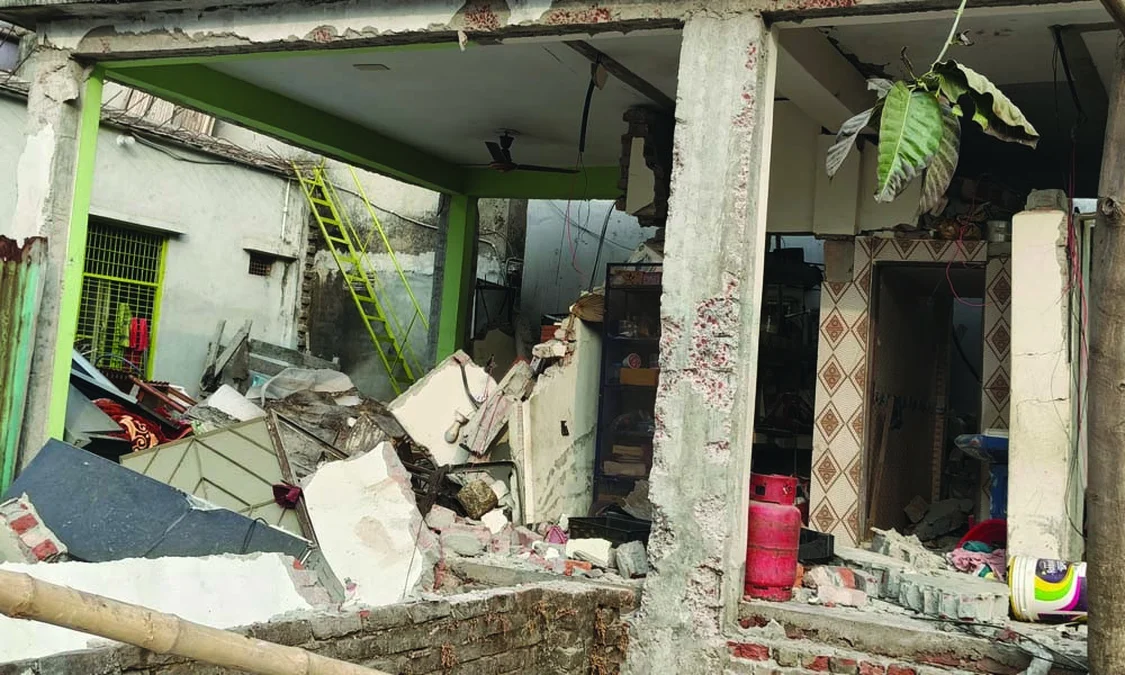 Powerful Explosion Rips Through Keraniganj Madrasa, Four Injured