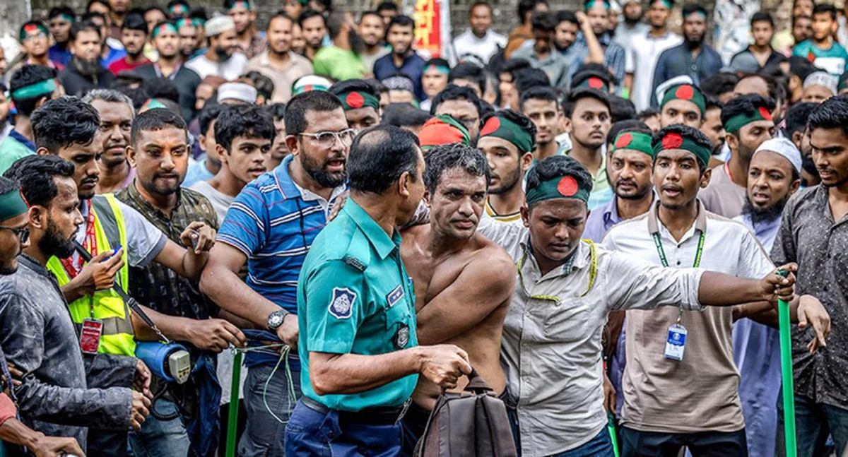 Mob Violence Rises as State Control Weakens in Bangladesh
