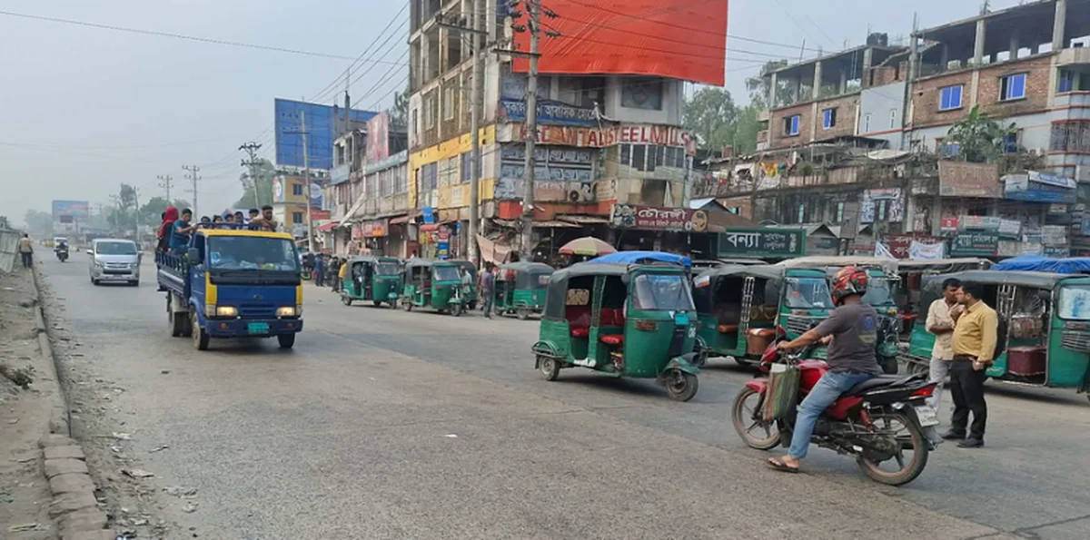 No Buses, Double Fares: Eid Travelers Suffer on Dhaka–Tangail Highway