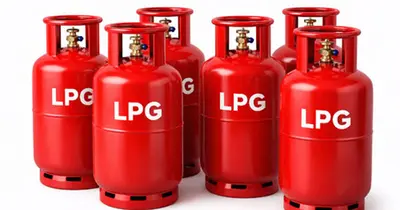 Consumers Pay Tk 2,200 for LPG Cylinder Despite Government Fixing Price at Tk 1,728